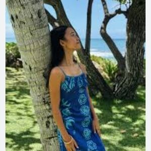 VINTAGE Vibrant Blue Sleeveless Maxi Sun Dress with Hawaiin Floral Print OS